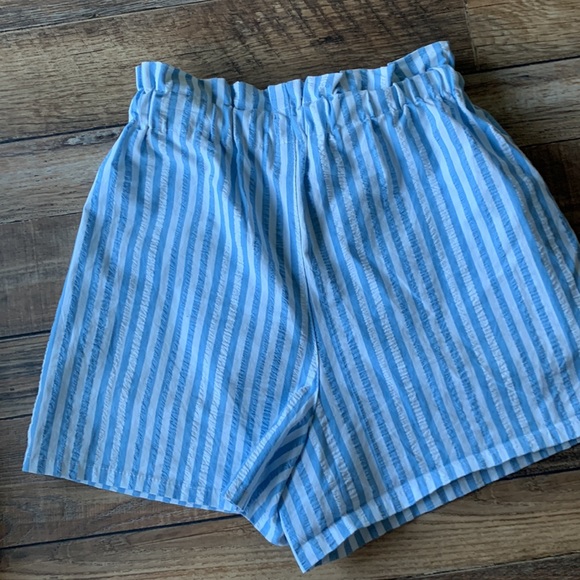 Junior Shorts - Picture 3 of 5